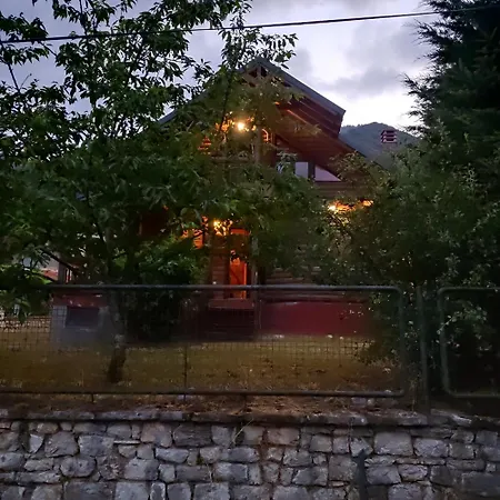 シャレー My Woodenfriend Káto Khóvoli